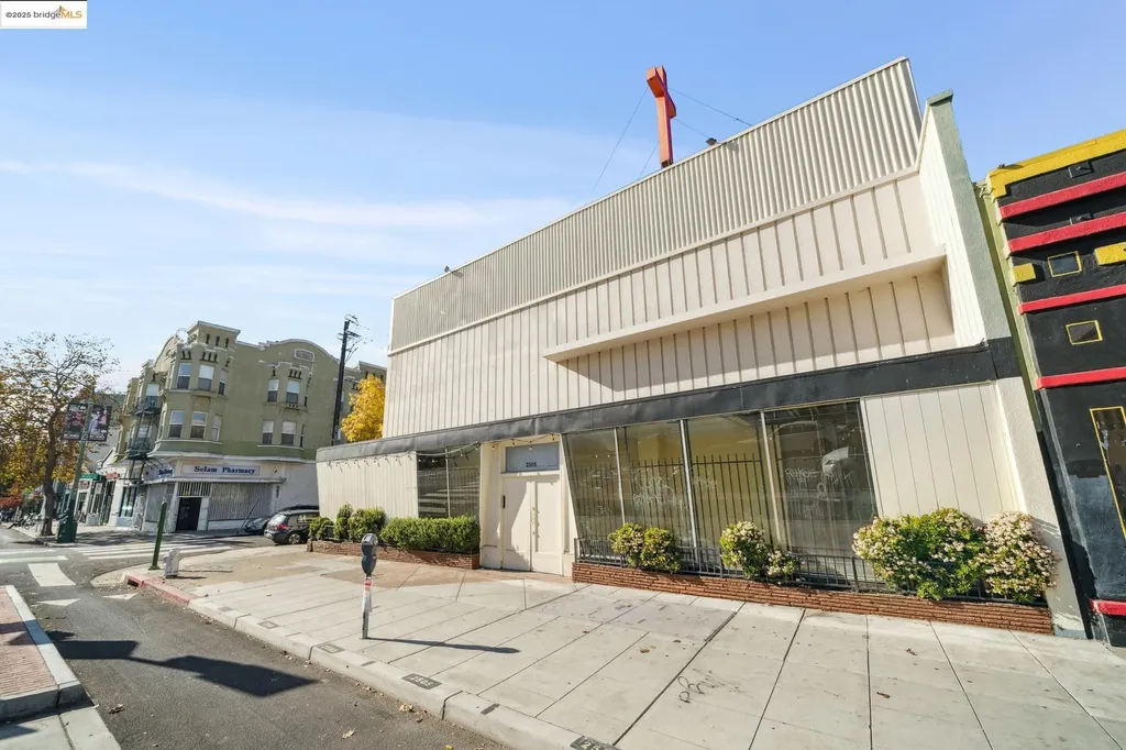 2505 Telegraph Avenue Oakland CA 94612