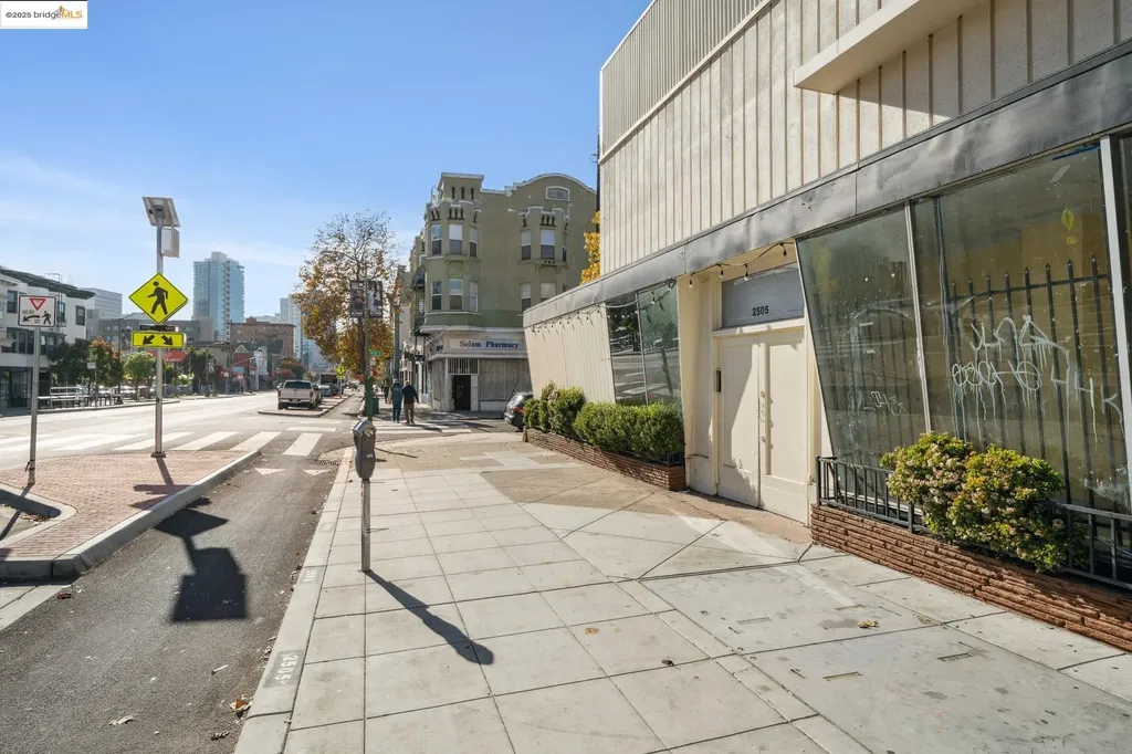 2505 Telegraph Avenue Oakland CA 94612
