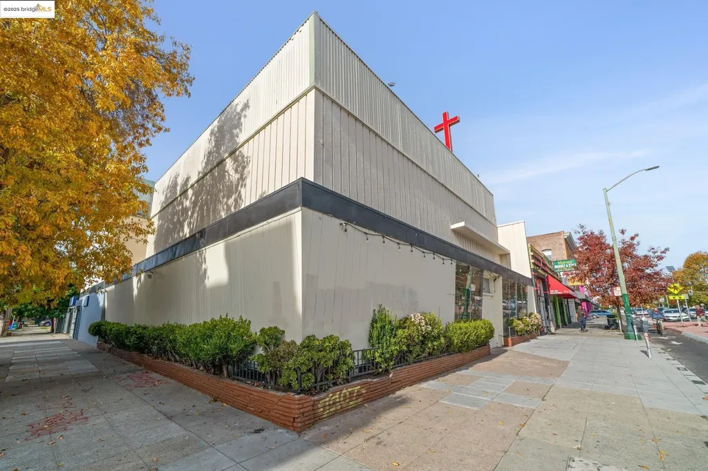 2505 Telegraph Avenue Oakland CA 94612