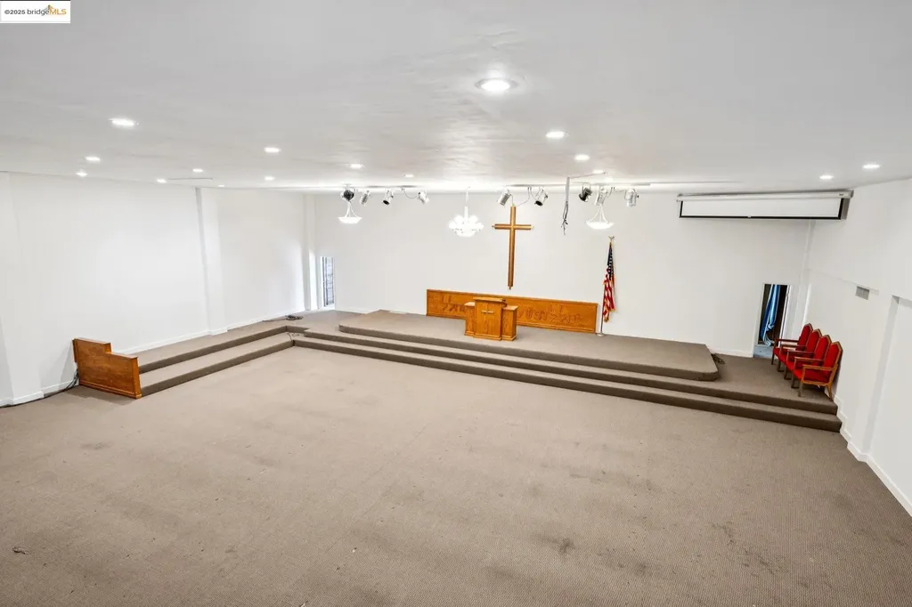 2505 Telegraph Avenue Oakland CA 94612