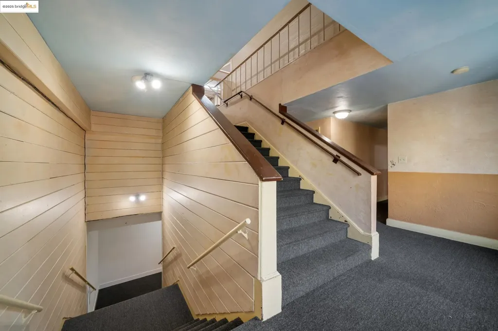 2505 Telegraph Avenue Oakland CA 94612