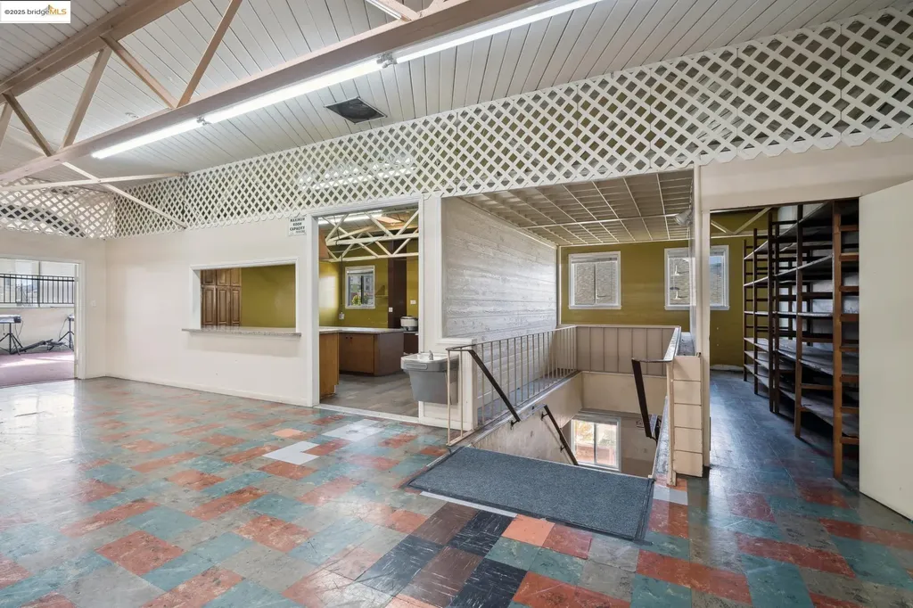 2505 Telegraph Avenue Oakland CA 94612