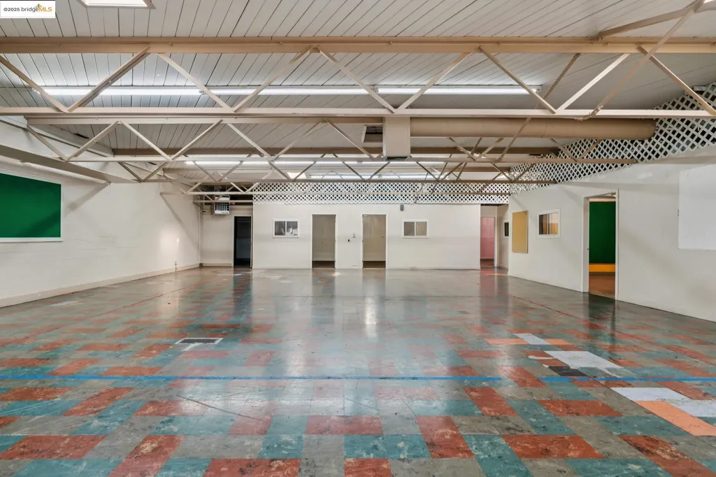 2505 Telegraph Avenue Oakland CA 94612