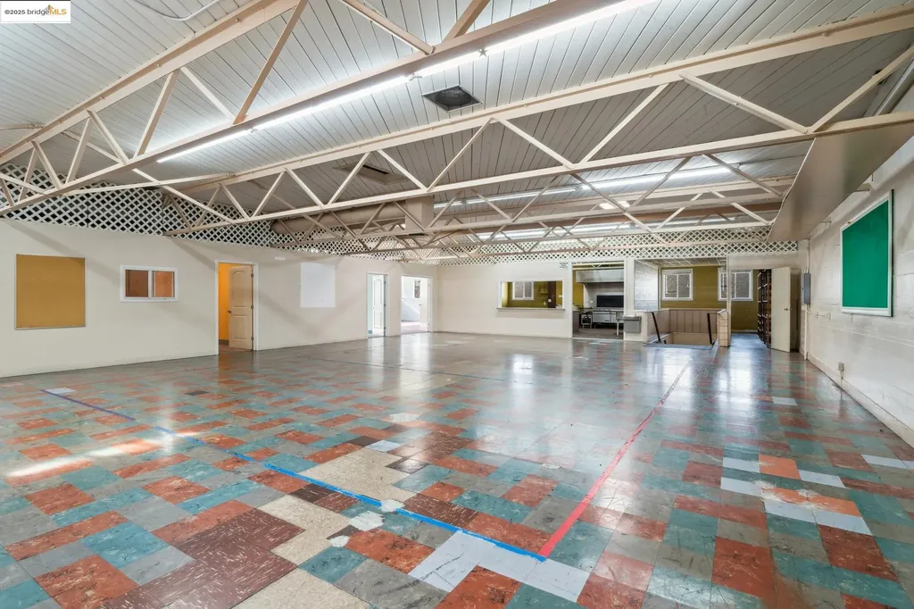 2505 Telegraph Avenue Oakland CA 94612
