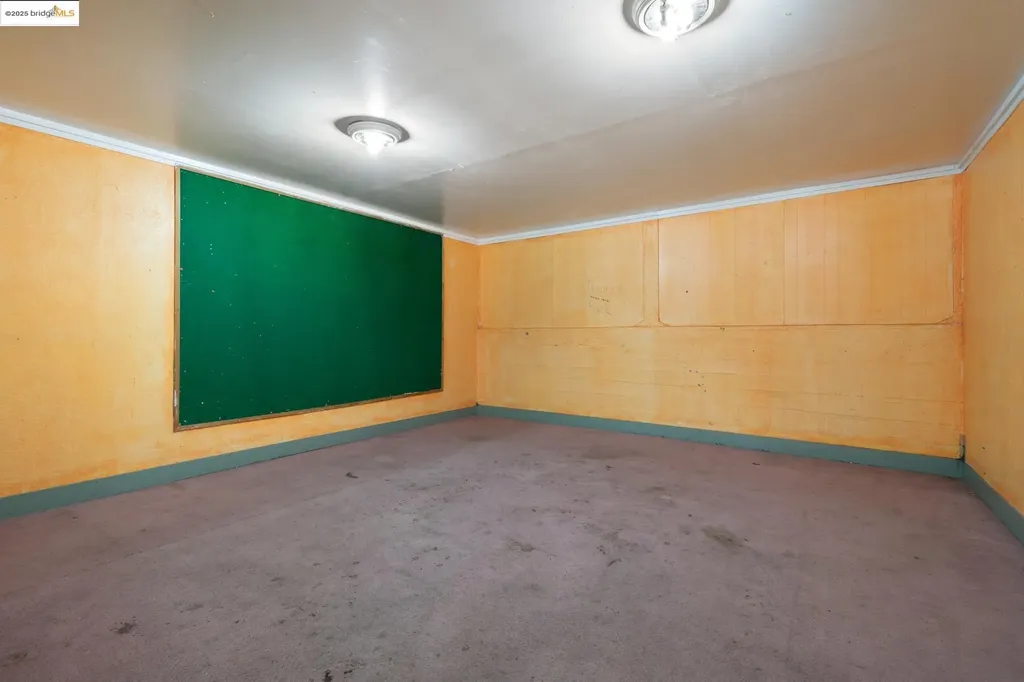 2505 Telegraph Avenue Oakland CA 94612
