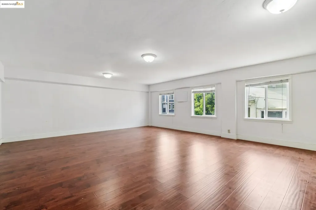 2505 Telegraph Avenue Oakland CA 94612