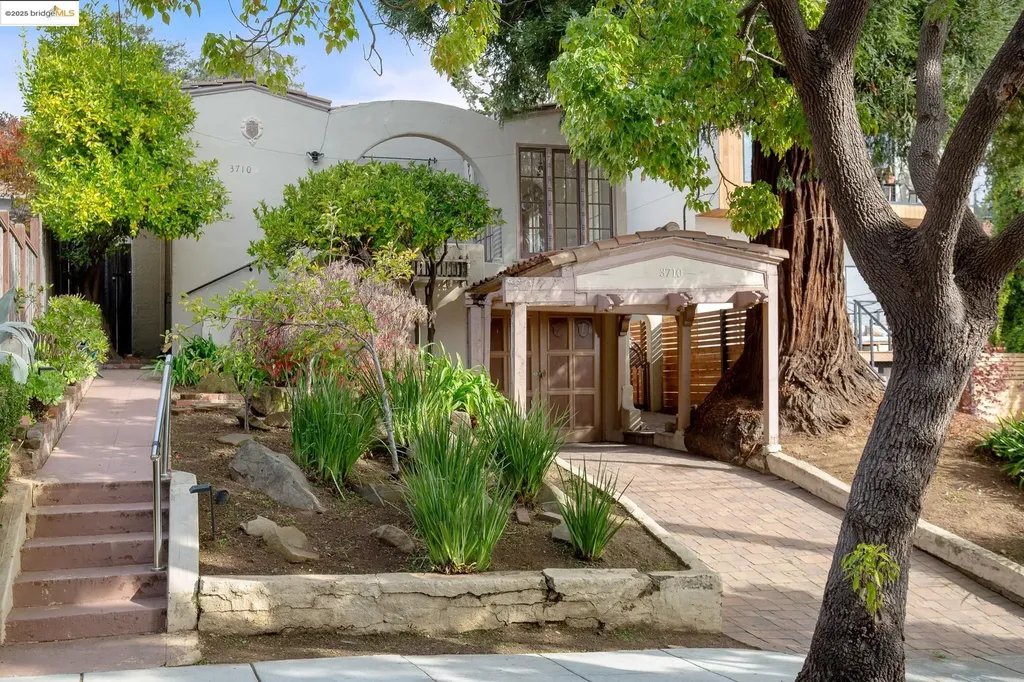 Oakland CA, 3710 Wisconsin Street