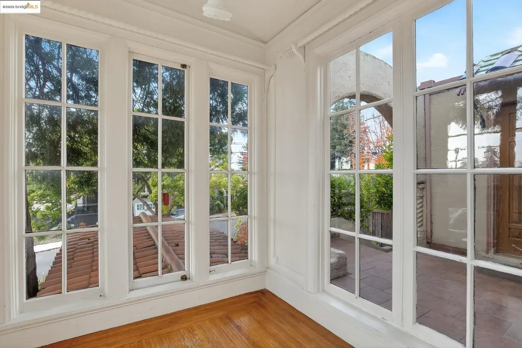 3710 Wisconsin Street Oakland CA 94619