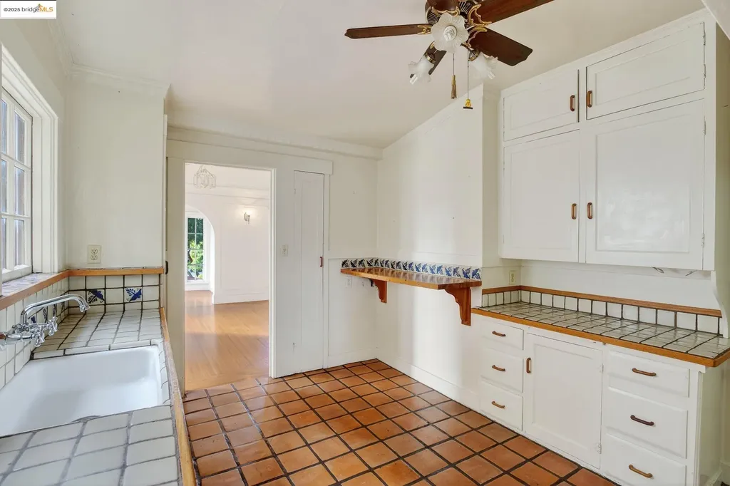 3710 Wisconsin Street Oakland CA 94619