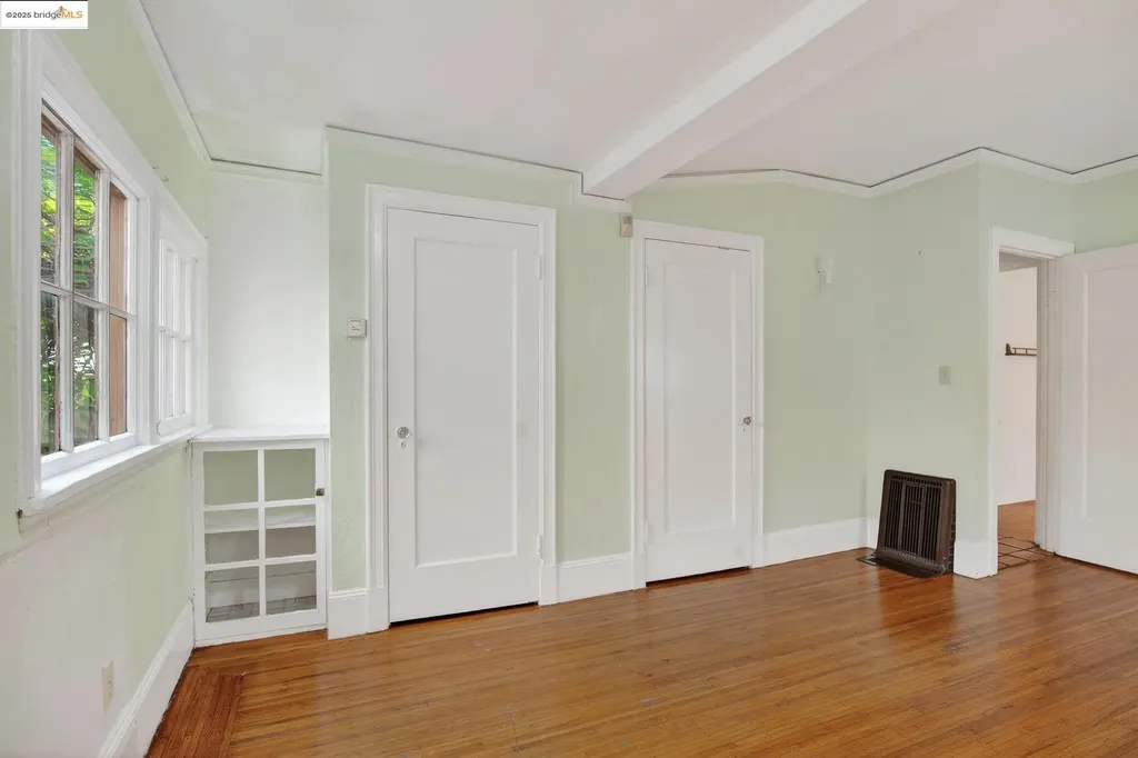 3710 Wisconsin Street Oakland CA 94619