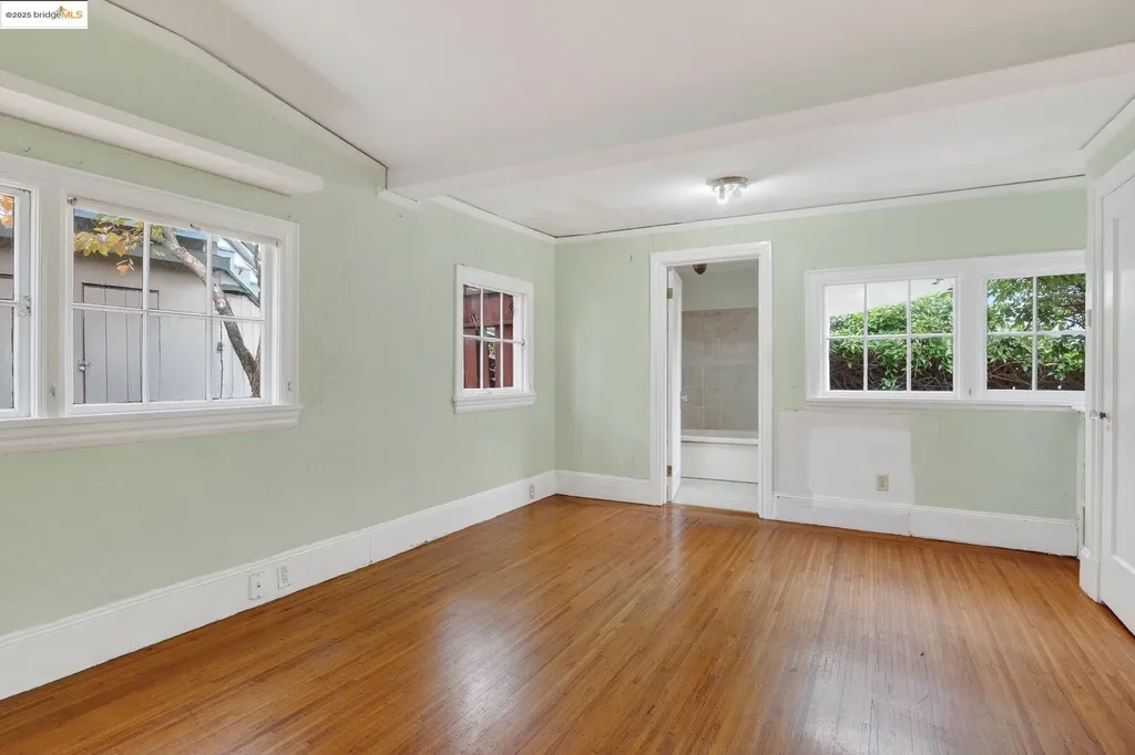 3710 Wisconsin Street Oakland CA 94619