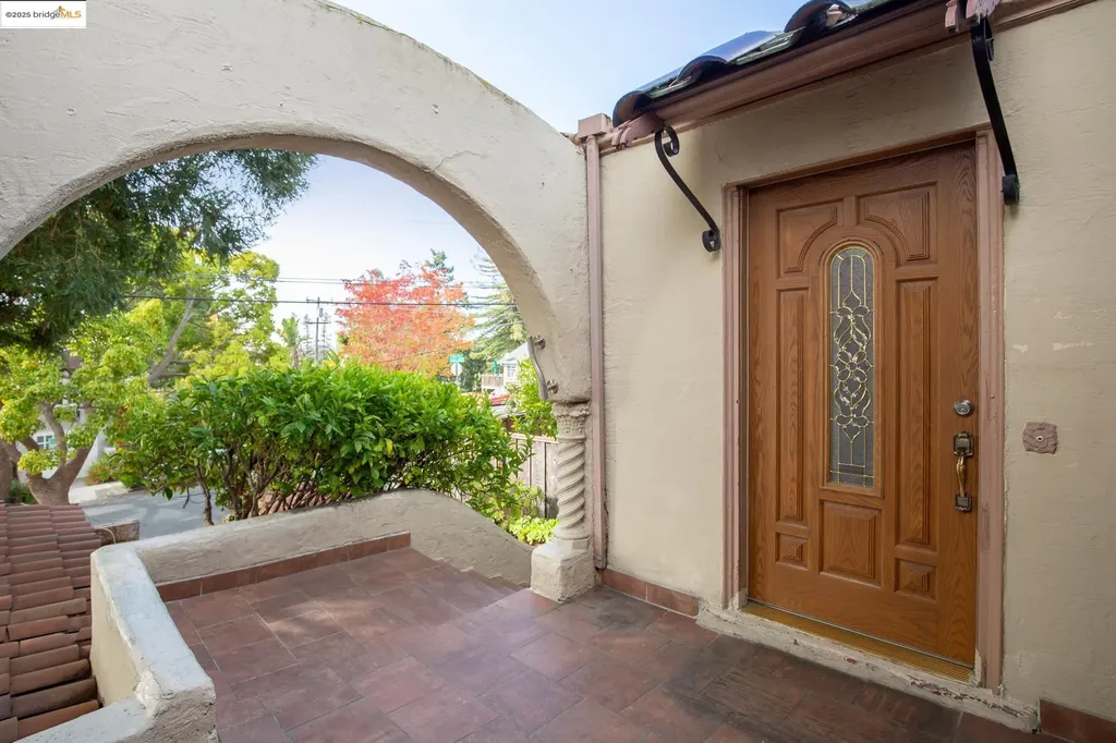 3710 Wisconsin Street Oakland CA 94619