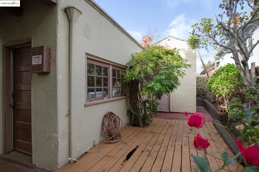 3710 Wisconsin Street Oakland CA 94619