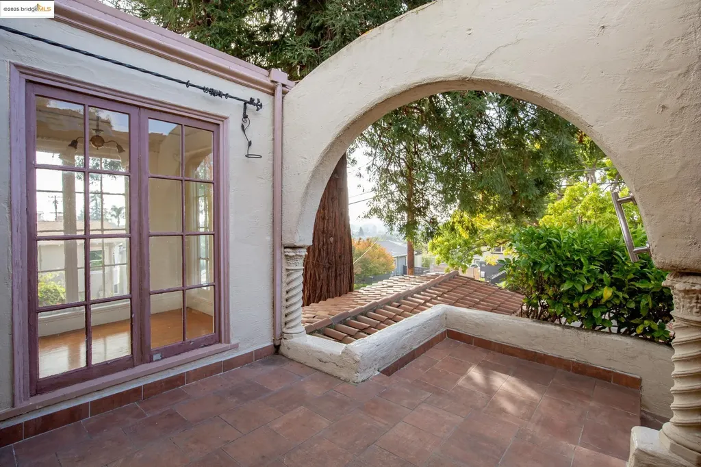 3710 Wisconsin Street Oakland CA 94619