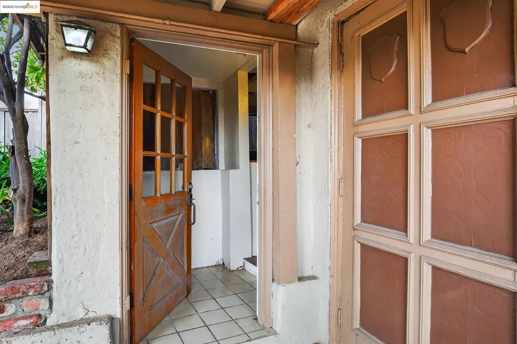 3710 Wisconsin Street Oakland CA 94619