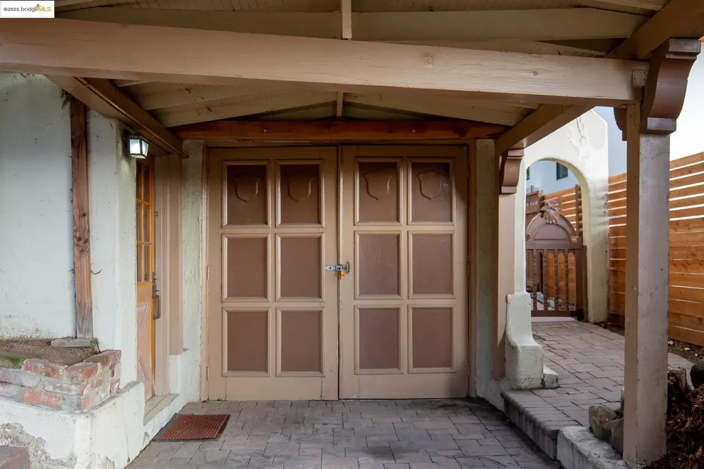 3710 Wisconsin Street Oakland CA 94619