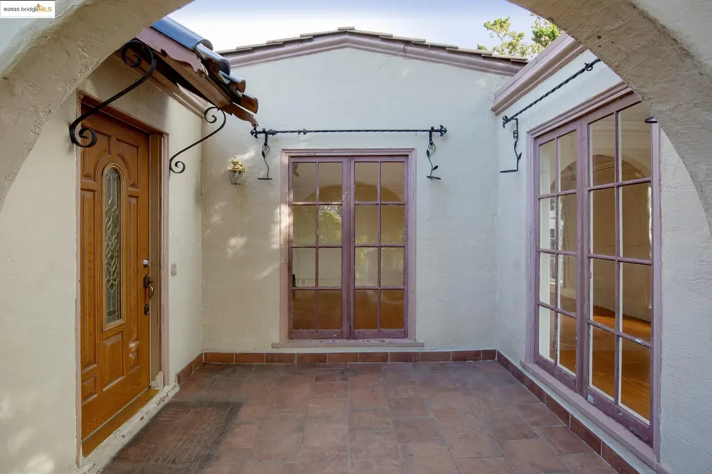 3710 Wisconsin Street Oakland CA 94619