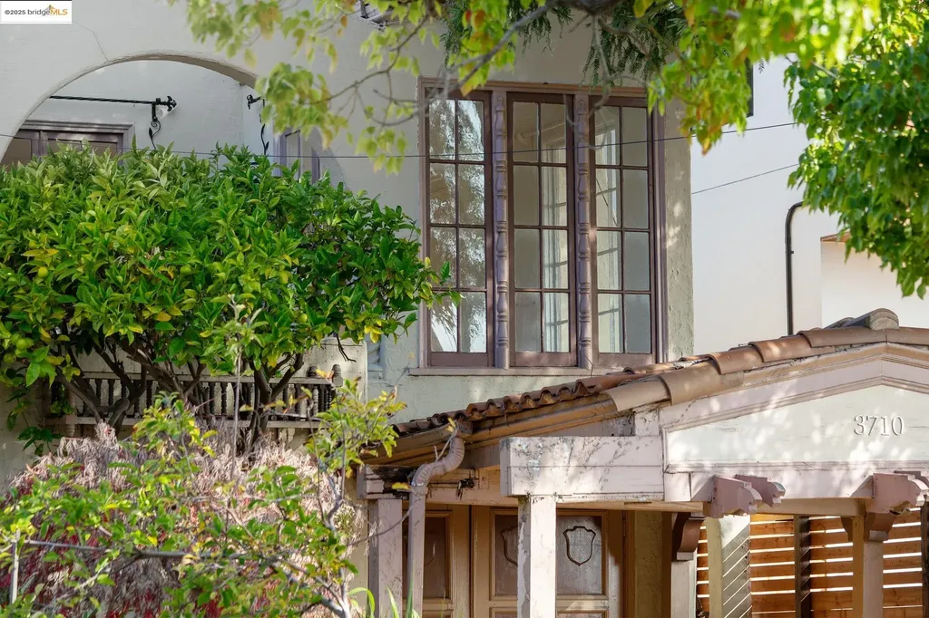 3710 Wisconsin Street Oakland CA 94619