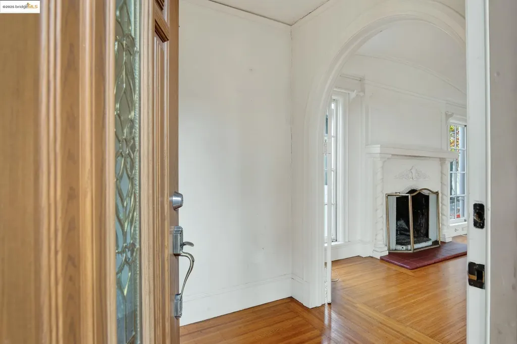 3710 Wisconsin Street Oakland CA 94619