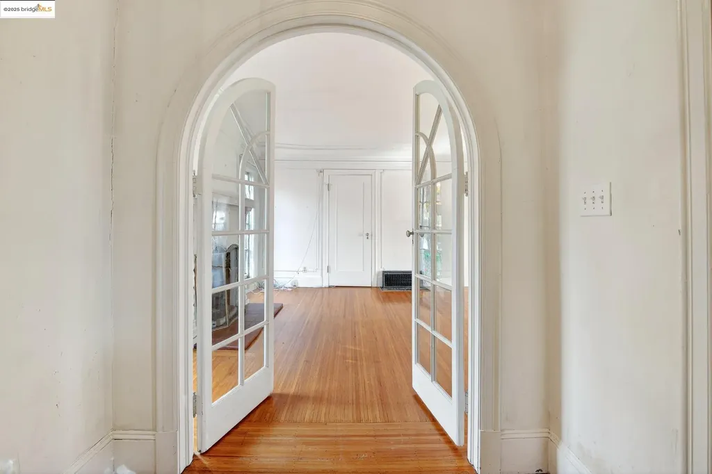 3710 Wisconsin Street Oakland CA 94619