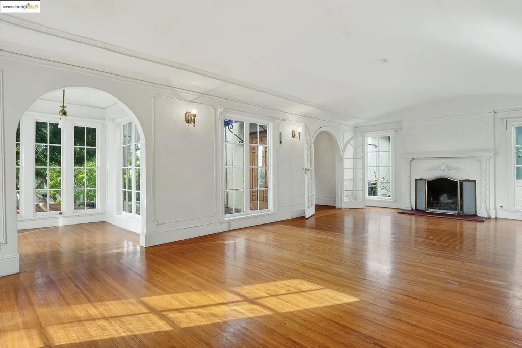 3710 Wisconsin Street Oakland CA 94619