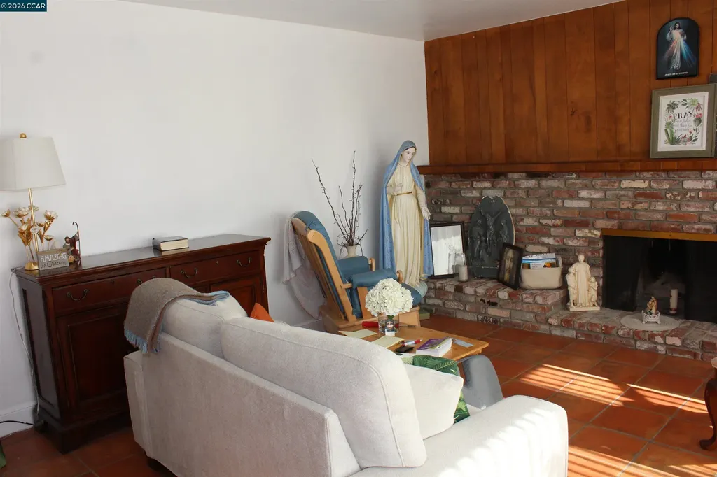 330 W Cypress Road Oakley CA 94561