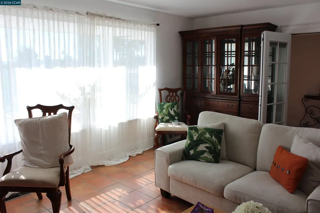 330 W Cypress Road Oakley CA 94561