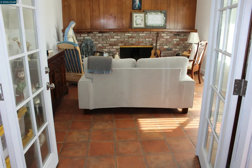 330 W Cypress Road Oakley CA 94561