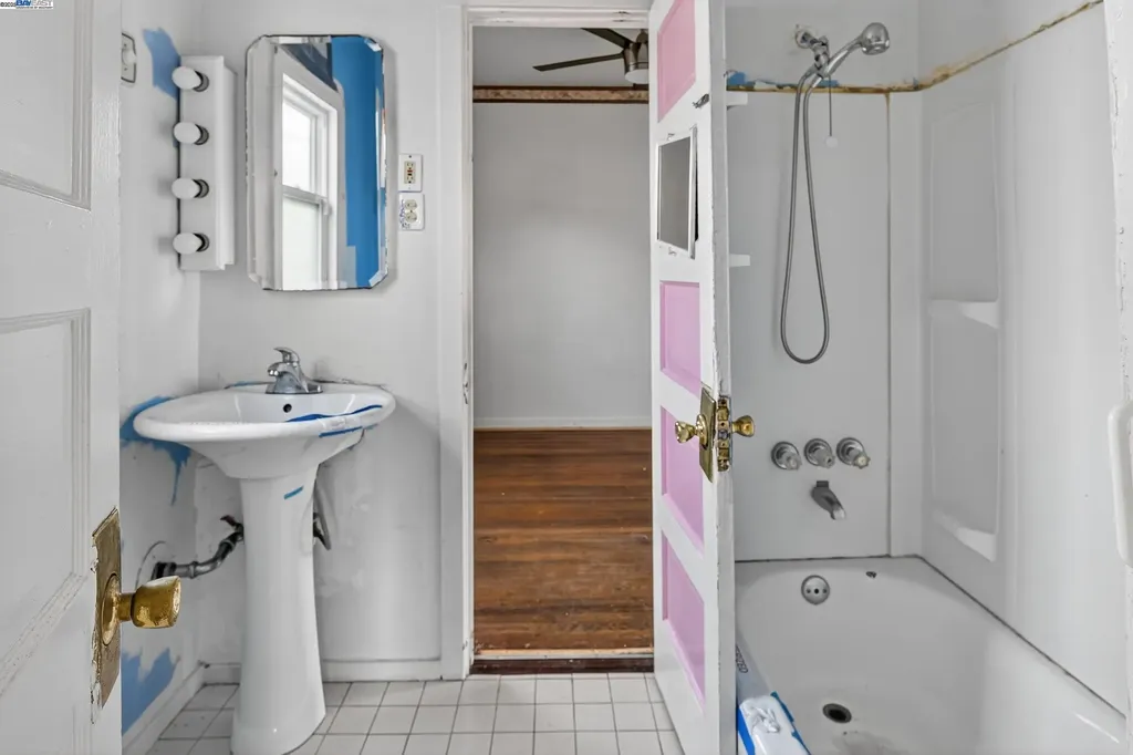 7412 Weld Street Oakland CA 94621