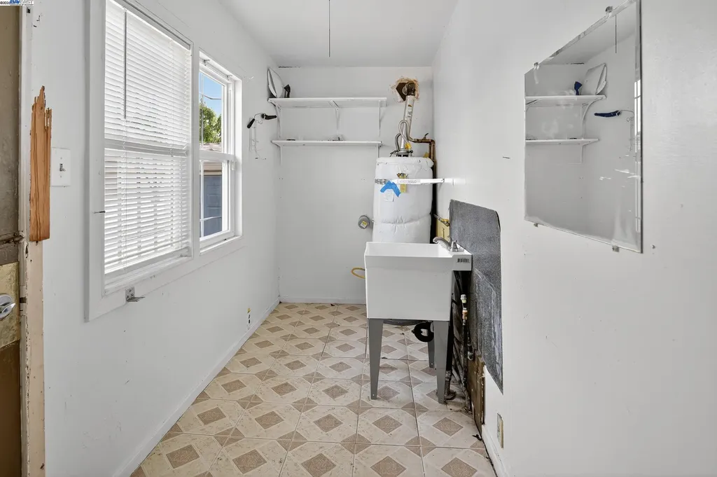 7412 Weld Street Oakland CA 94621