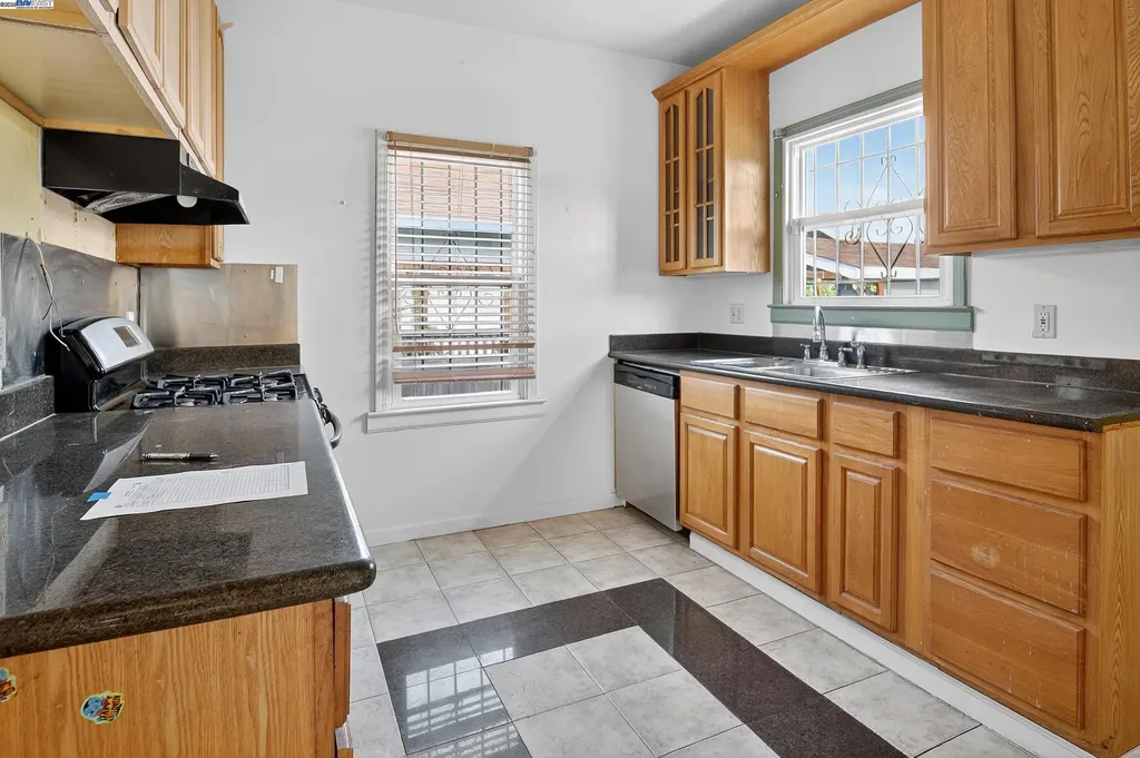 7412 Weld Street Oakland CA 94621