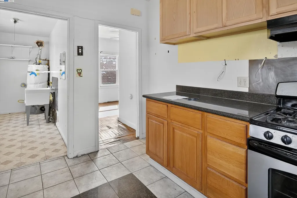 7412 Weld Street Oakland CA 94621