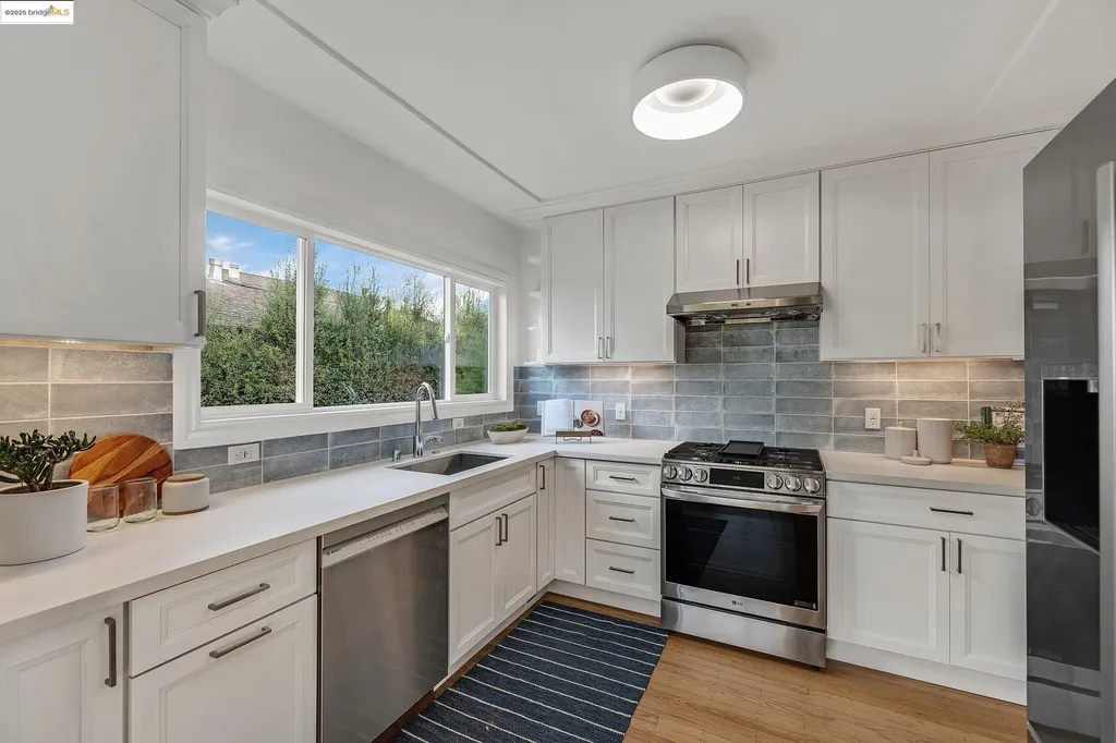 1515 Derby Street Berkeley CA 94703