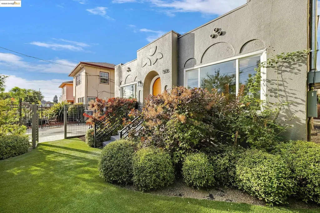 1515 Derby Street Berkeley CA 94703