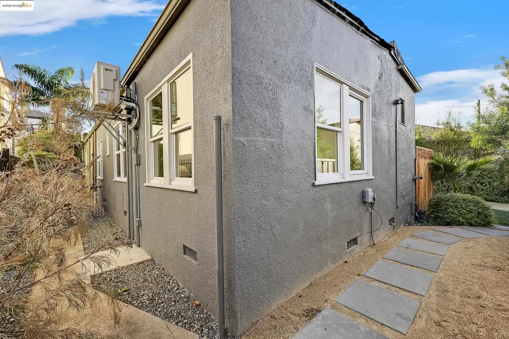 1515 Derby Street Berkeley CA 94703