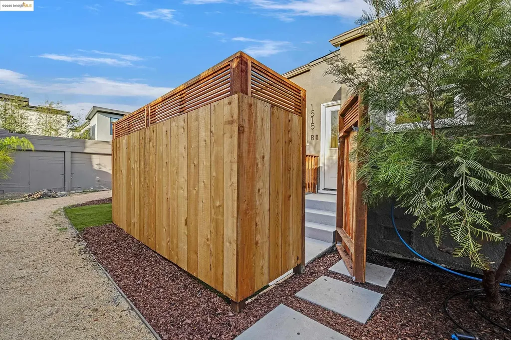 1515 Derby Street Berkeley CA 94703