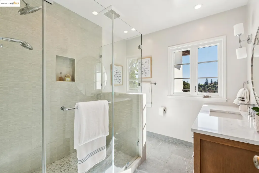 5311 Golden Gate Avenue Oakland CA 94618
