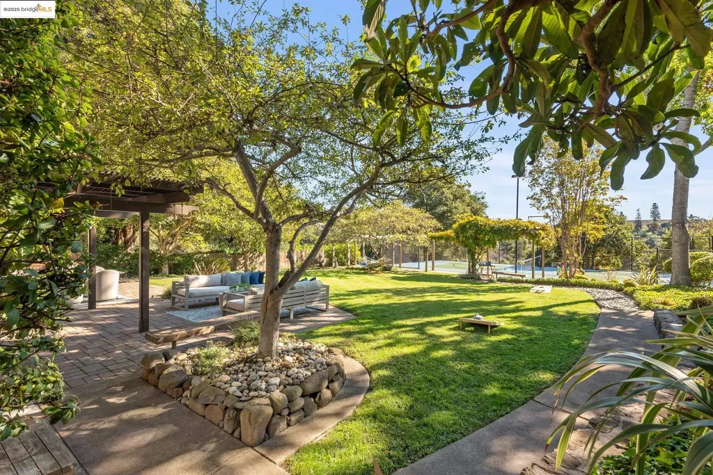 5311 Golden Gate Avenue Oakland CA 94618