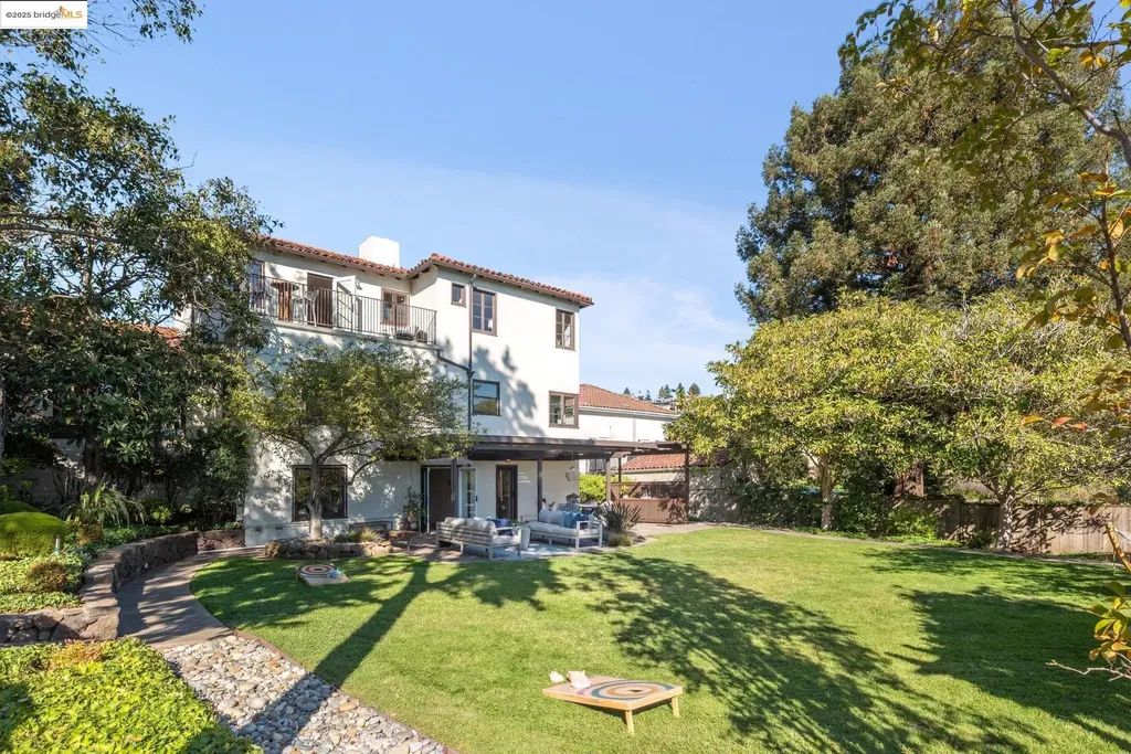 5311 Golden Gate Avenue Oakland CA 94618