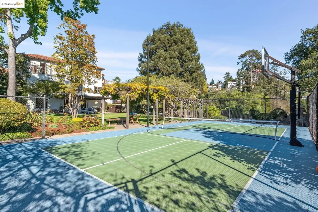 5311 Golden Gate Avenue Oakland CA 94618