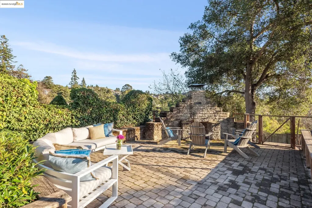 5311 Golden Gate Avenue Oakland CA 94618