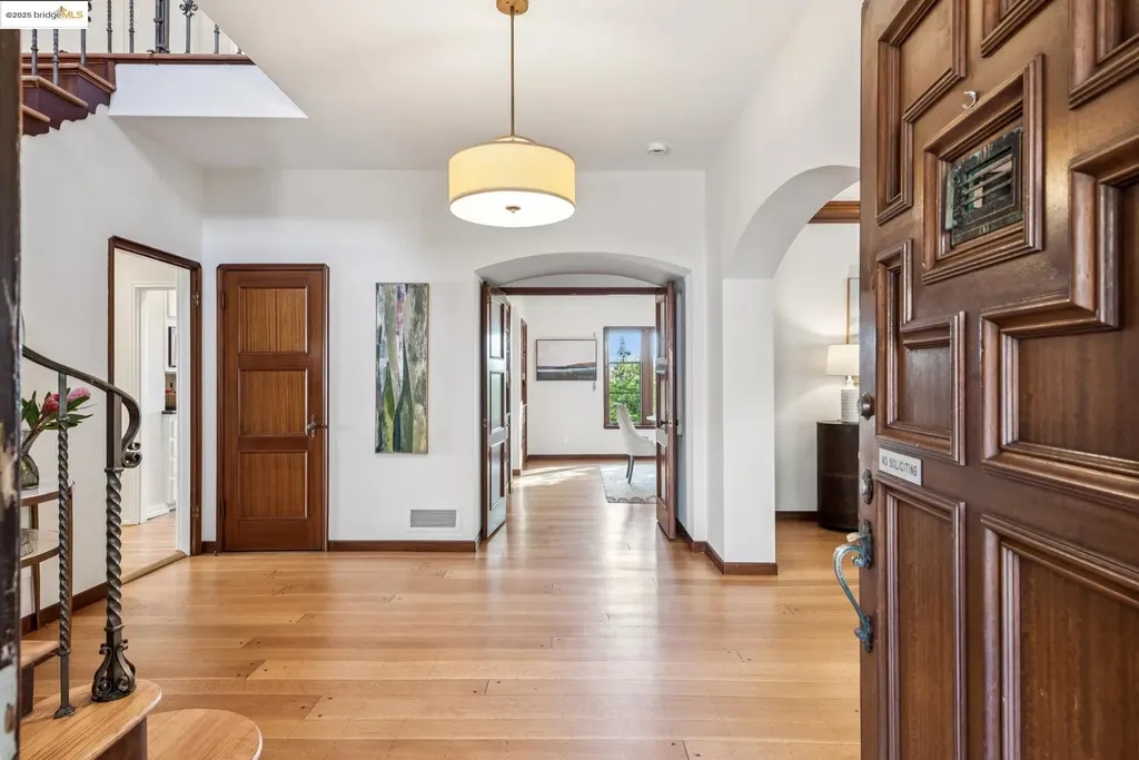 5311 Golden Gate Avenue Oakland CA 94618