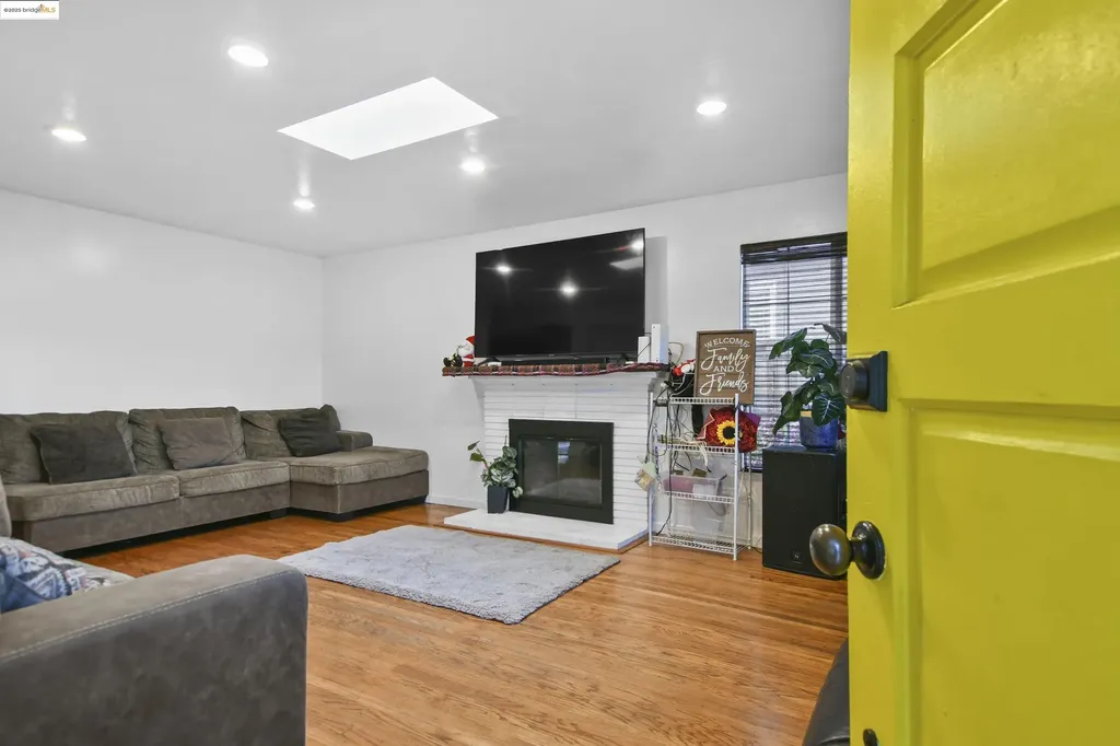 447 16th Street Richmond CA 94804