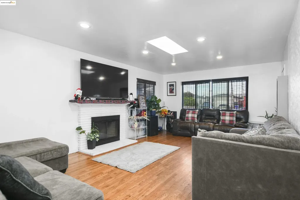447 16th Street Richmond CA 94804