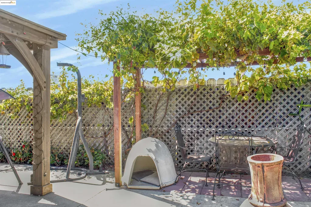 447 16th Street Richmond CA 94804