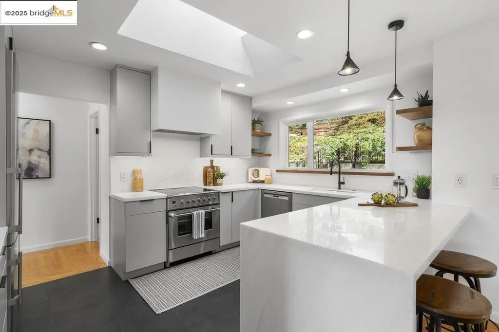 2400 Mira Vista Drive El Cerrito CA 94530