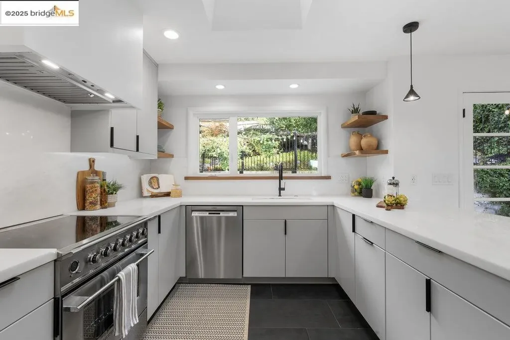 2400 Mira Vista Drive El Cerrito CA 94530