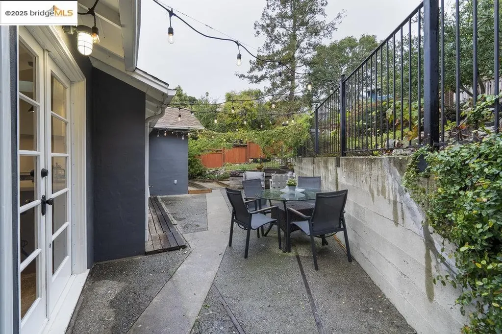 2400 Mira Vista Drive El Cerrito CA 94530