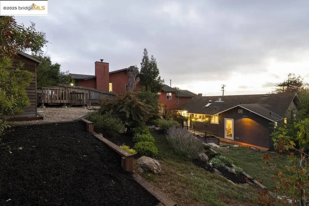 2400 Mira Vista Drive El Cerrito CA 94530