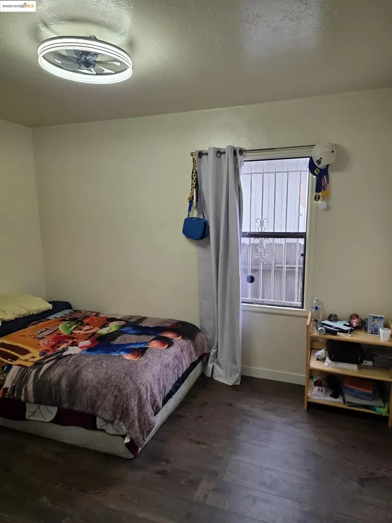 9821 E Street Oakland CA 94503